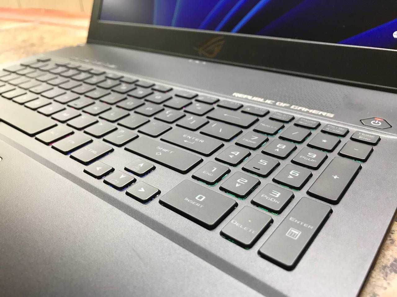 ASUS ROG / Игровой ноут / 1TB SSD M2 / GTX1060 / 16 / + 250SSD / 120гц
