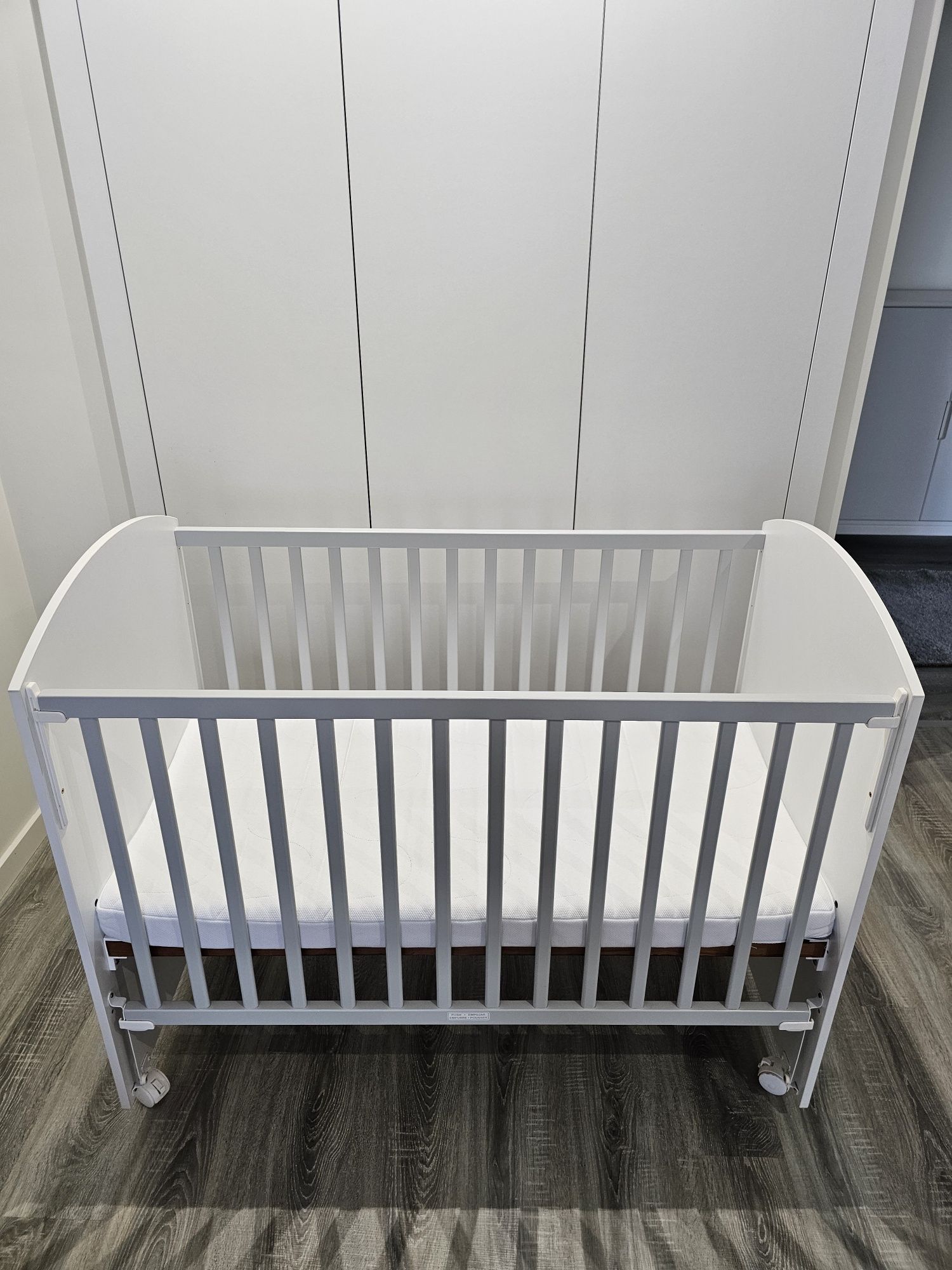 Berço trama como novo com colchão de espuma IKEA 1.60X2.00m