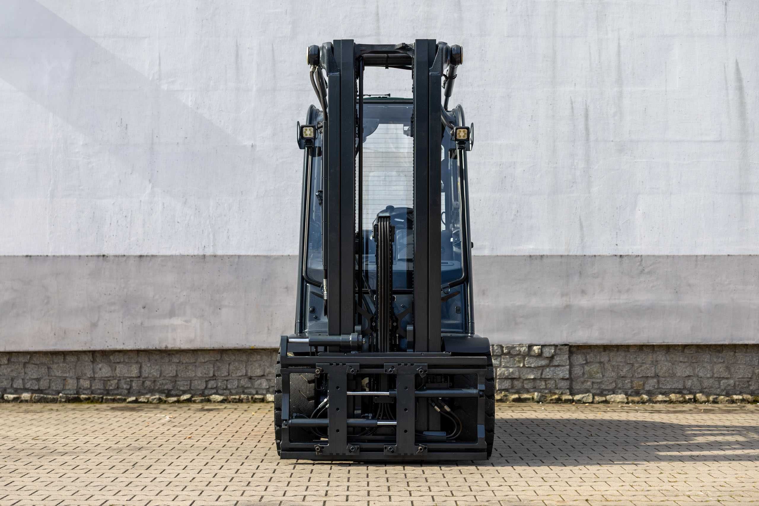 Wózek widłowy LINDE H30T-01, 2021, niski przebieg - 3956mth!