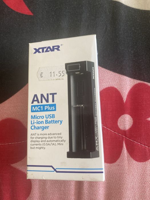 Carregador de pilhas Li-ion Micro USB da XTAR