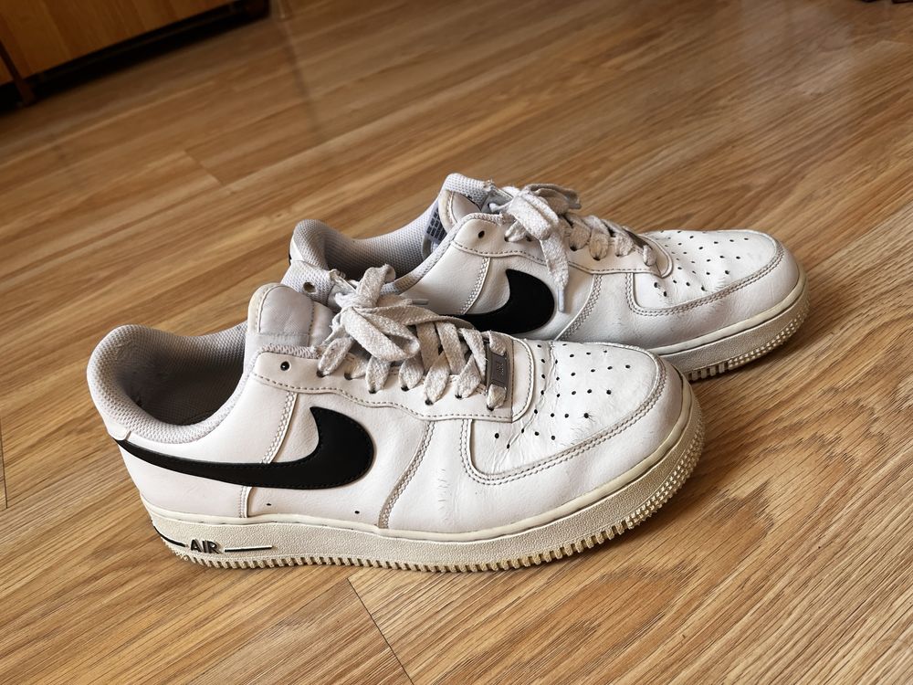 Nike air force 1 białe z czarnym logo rozmiar  40.5