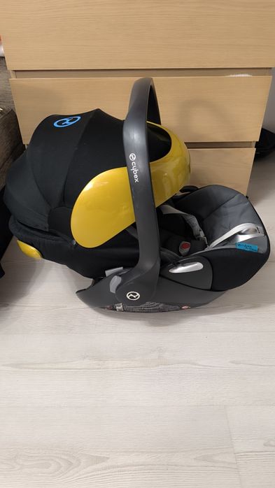 Cybex Cloud Q z bazą