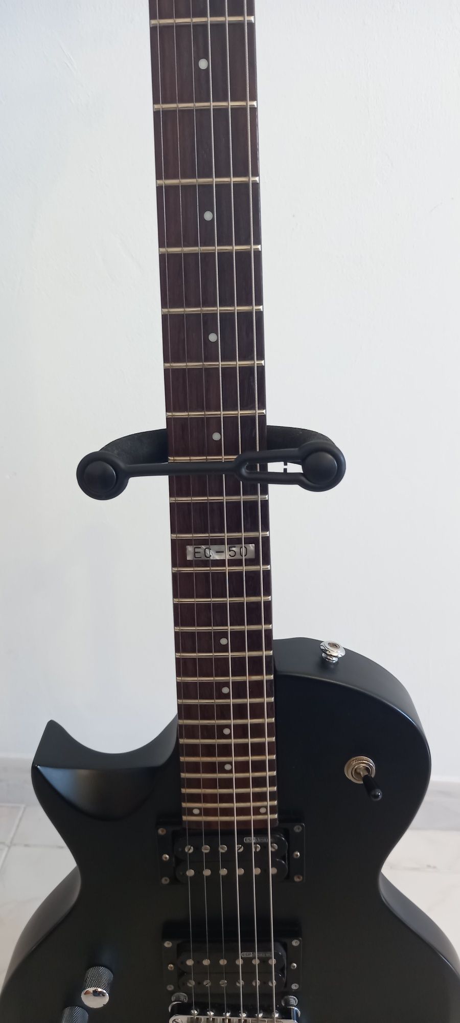 Guitarra electrica LTD-ESP esquerdino EC-50.