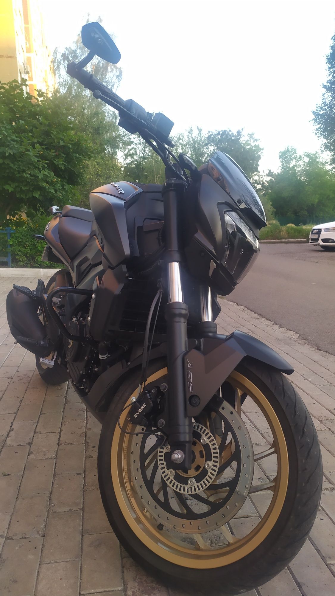 Байк Dominar BODJAR 400.  .