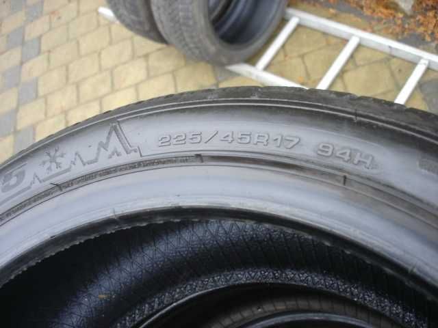 Jak nowe opony zimowe Dunlop 225/45/17, wychodzi 300 zł za oponę!