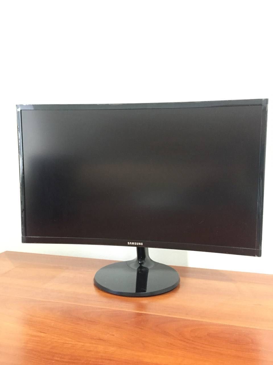 Вигнутий LED монітор SAMSUNG С24F390FHI