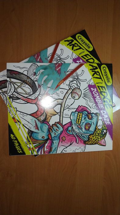 Раскраска Зомби Zombie Daze альбом Coloring Crayola. Розмальовка.