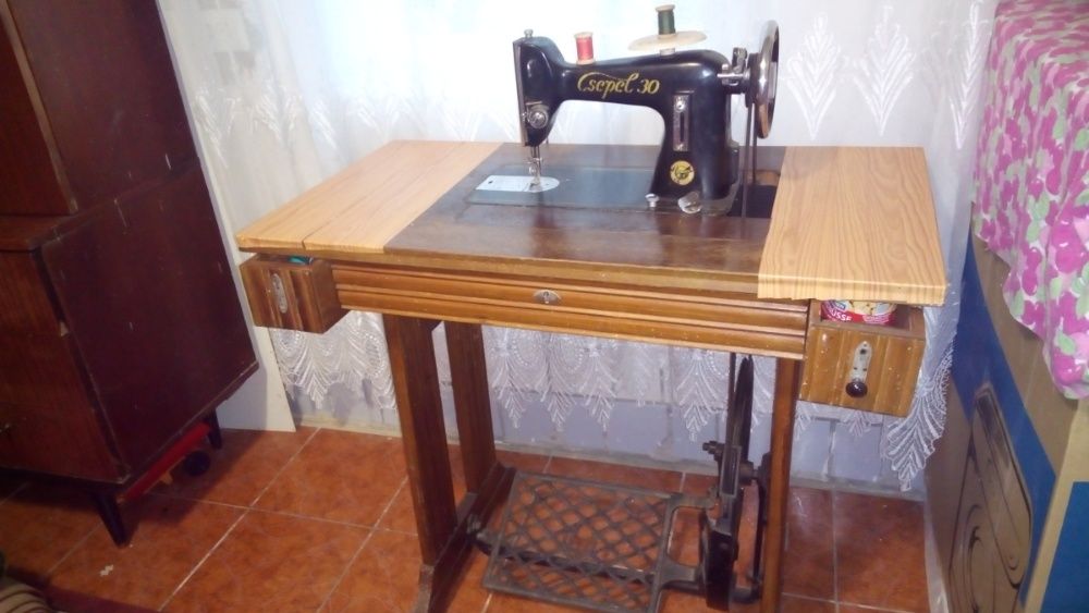 Швейна машинка Csepel 30 - виробництво Венгрія
