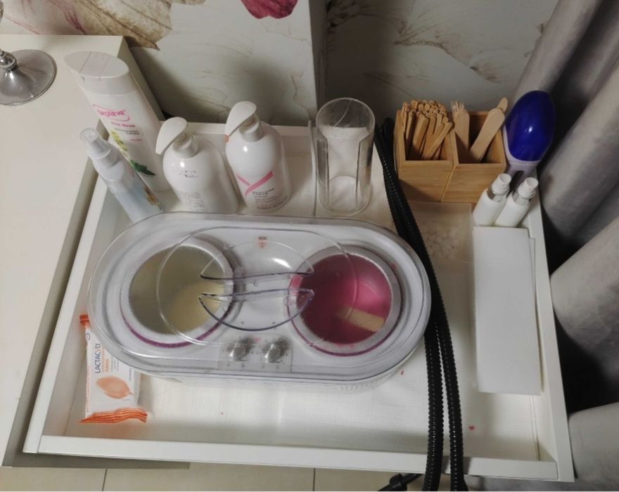 Szafka kosmetyczna / pomocnik