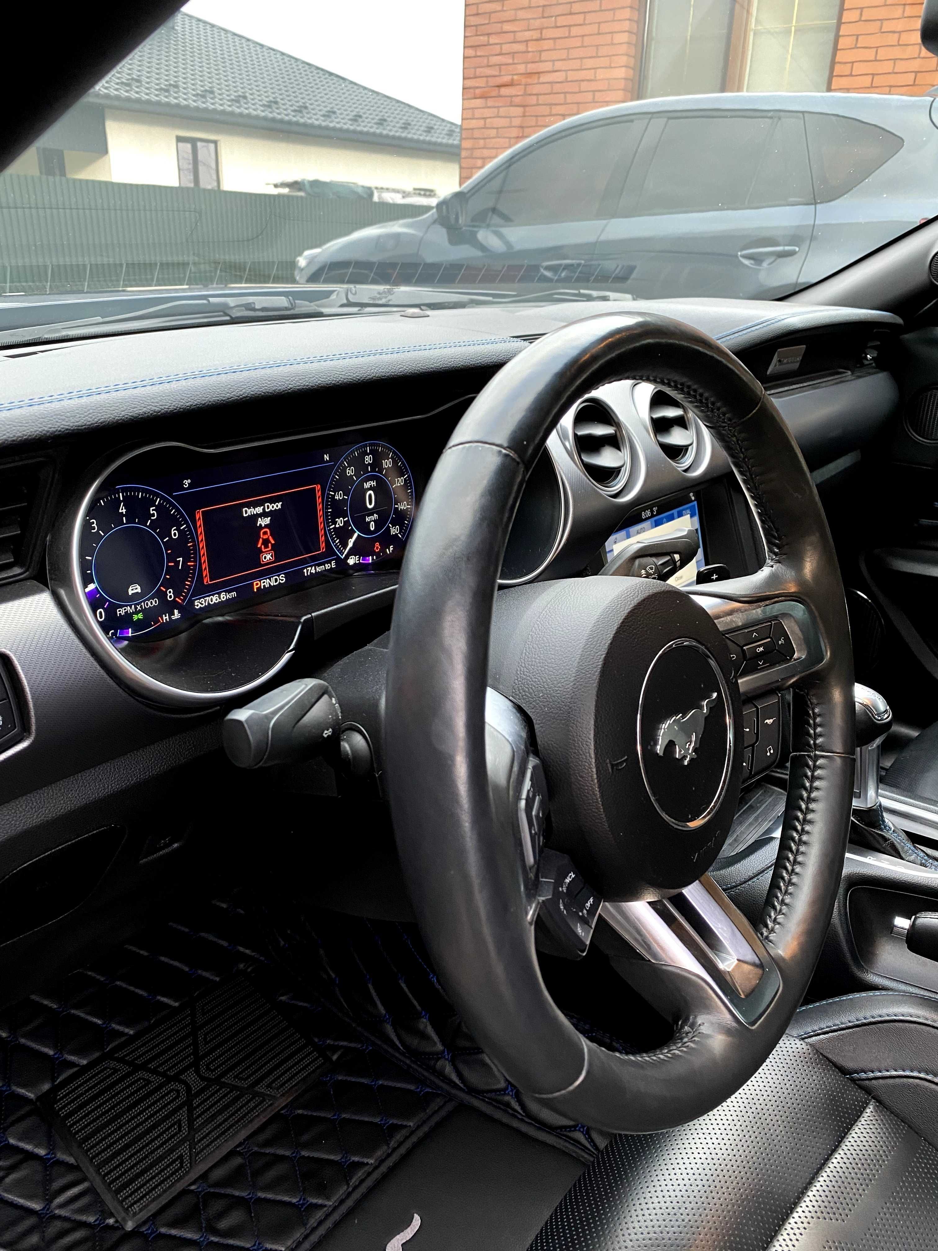 Ford Mustang Premium (2018 модельний рік)