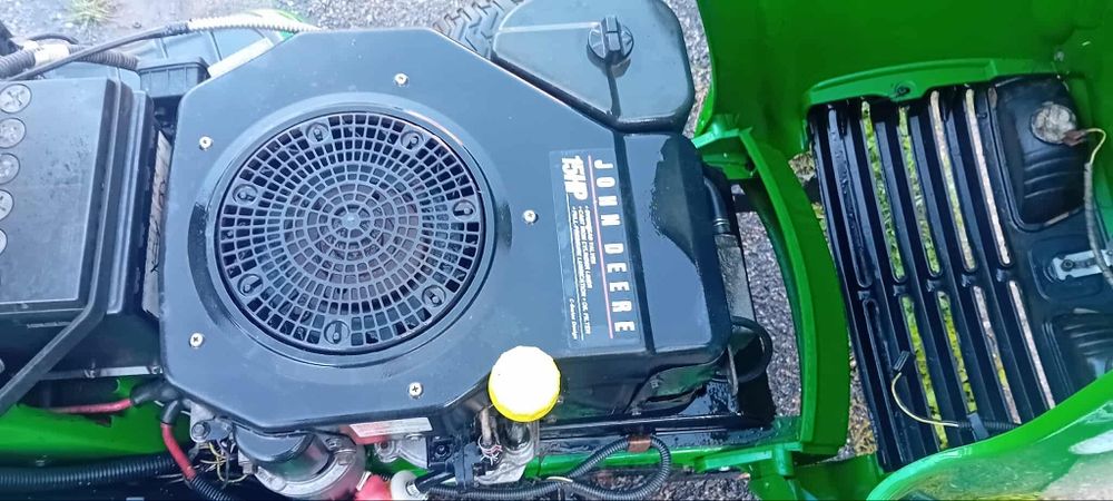Trator Corta Relva John Deere LTR155  C/15Hp Bicilindrico, Hidrostátic