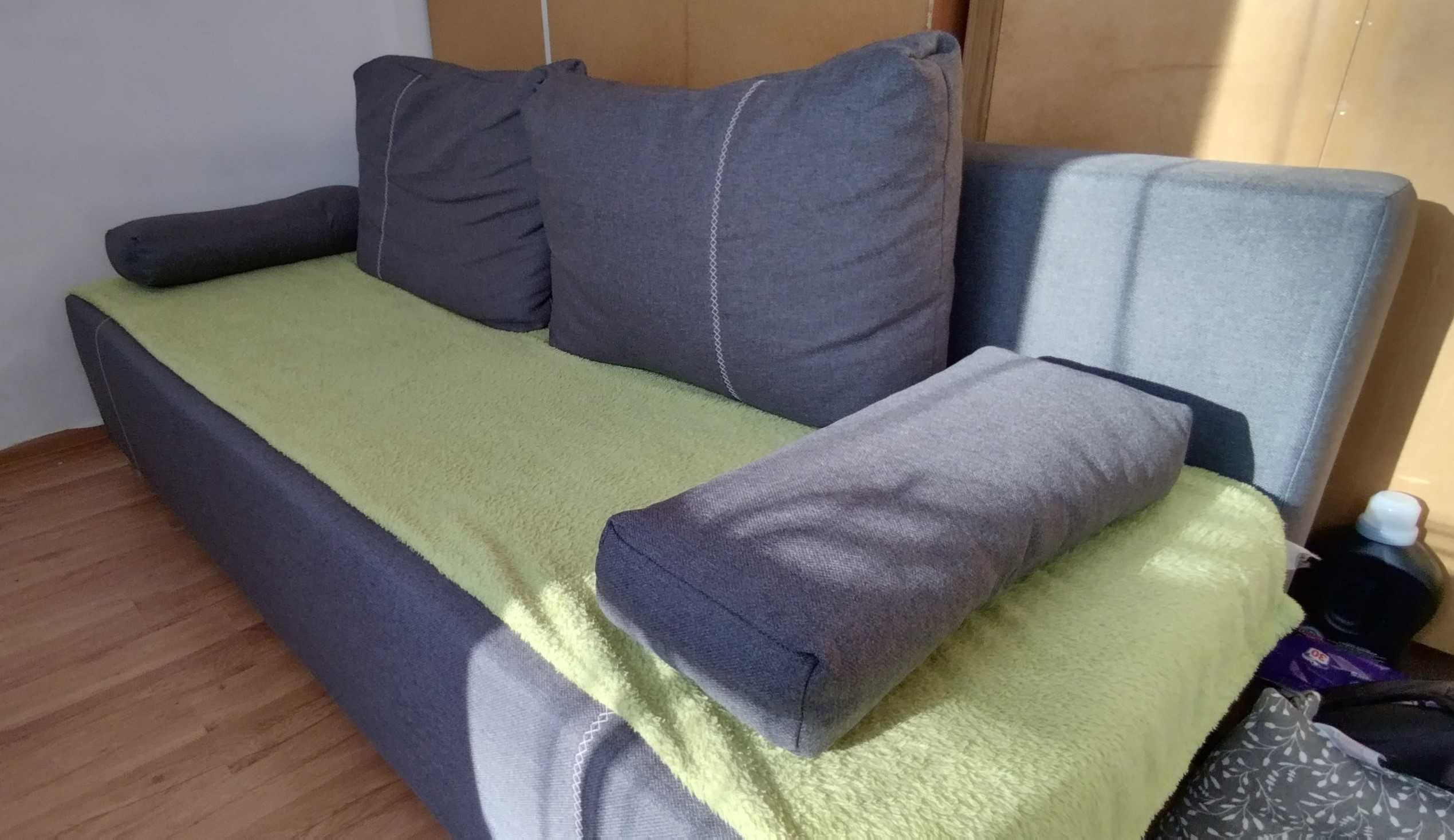 Sofa rozkładana trzyosobowa