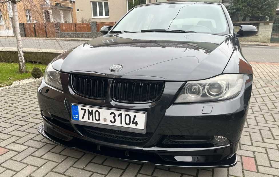 Dokładka zderzaka przedni SPLITTER BMW E90 E91 2005/2008 CZARNY POŁYSK