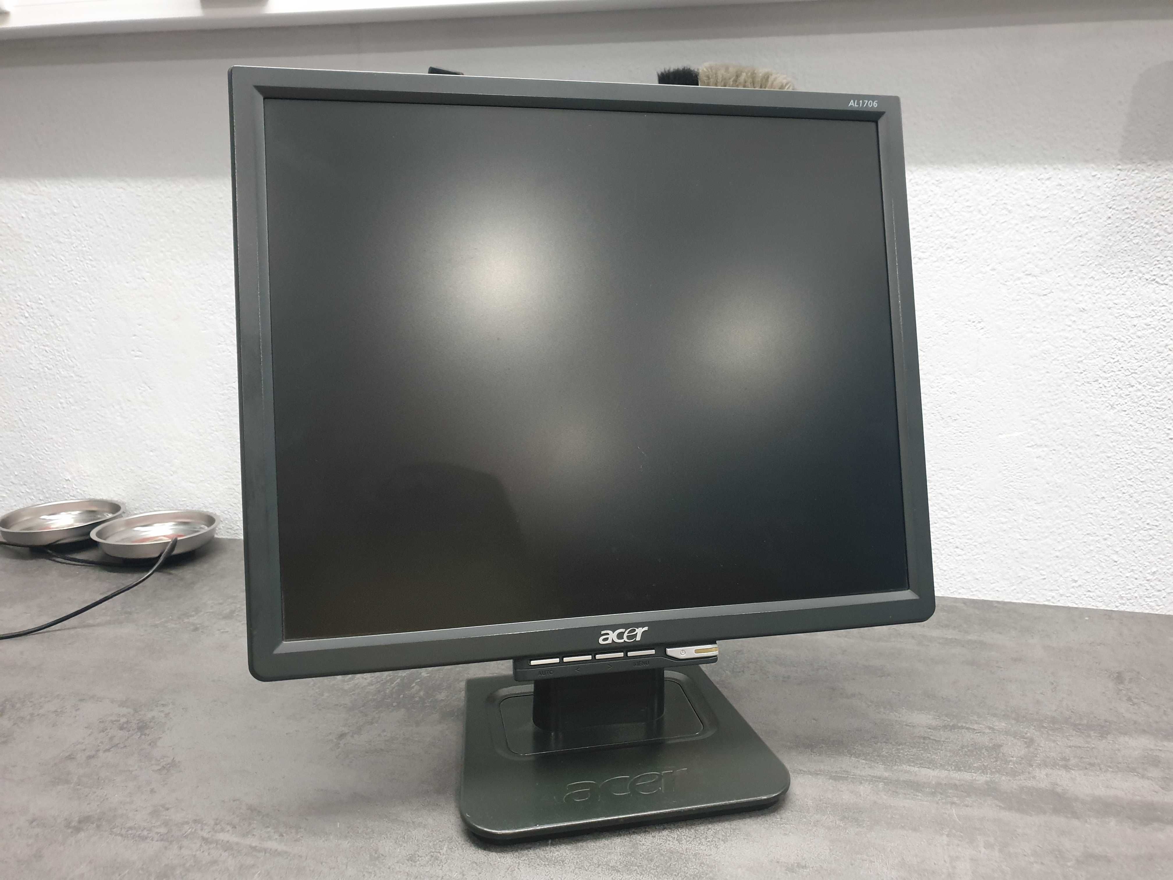 Monitor ACER de 16,5 polegadas (Usado)