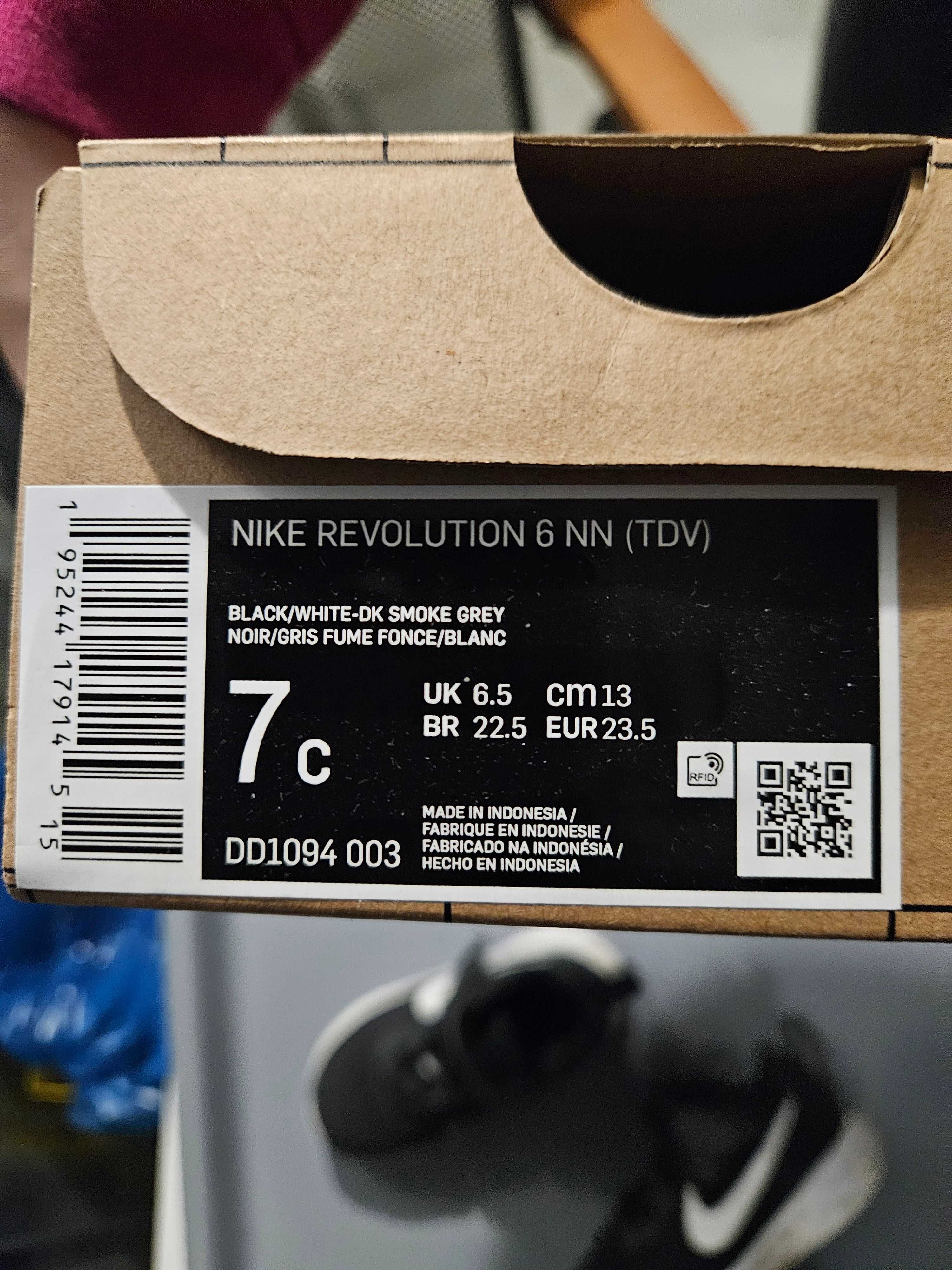 Buty Nike Revolution rozm. 23,5