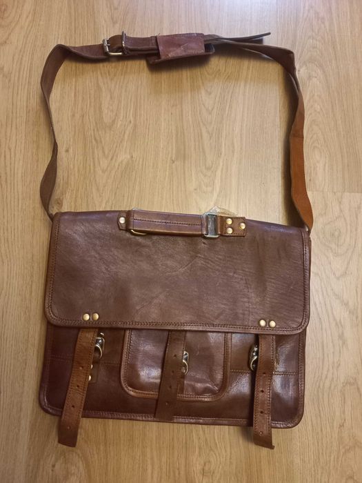 Мужской новый кожаный портфель.