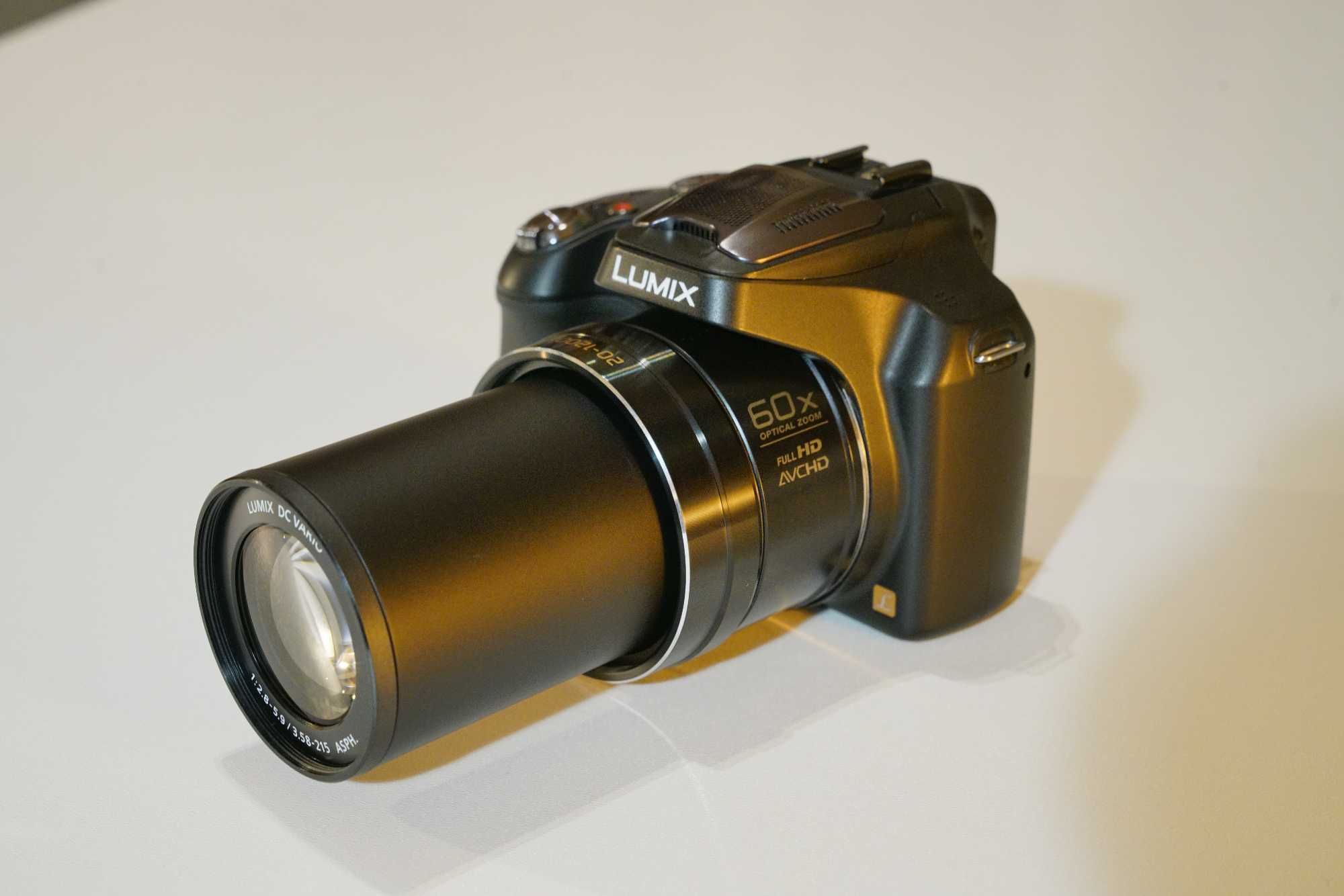 Máquina Fotográfica PANASONIC DMC-FZ72 60x Zoom