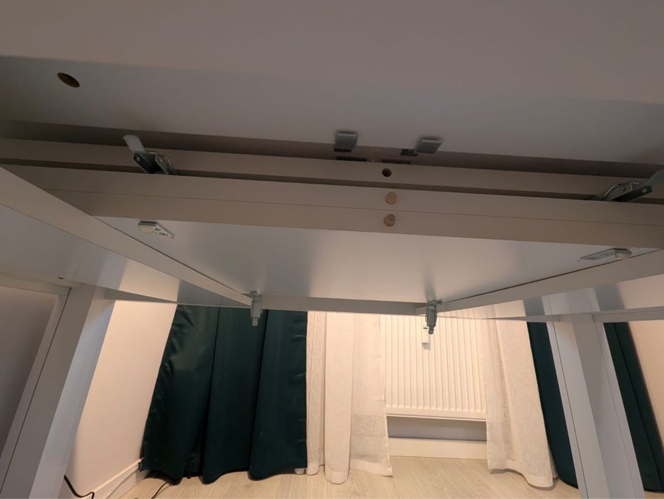 Stół bialy rozkładany.