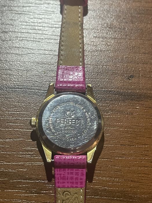 Stary zegarek retro Perfect z różowym paskiem