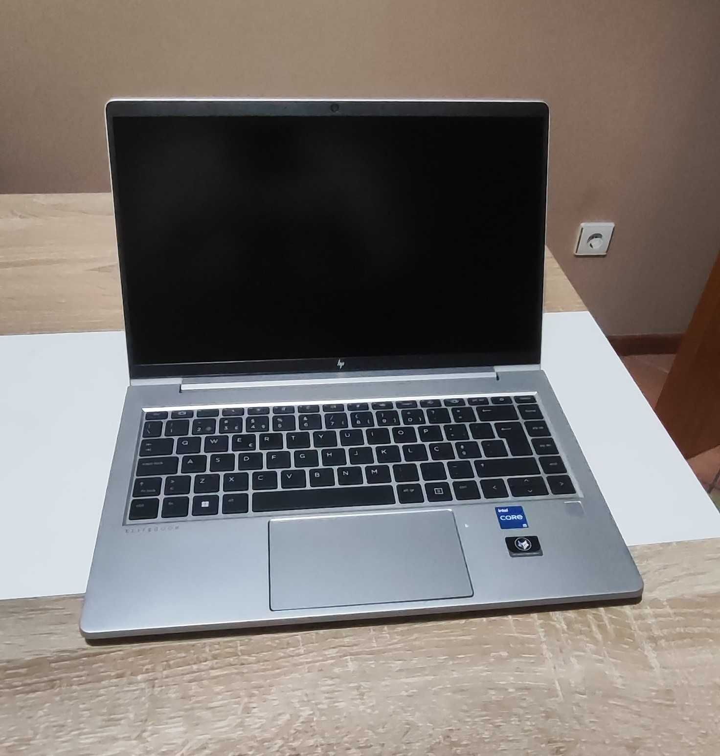 HP Elitebook 640 g9 – Intel i5 1235u – 16 Gb RAM – 512 M2