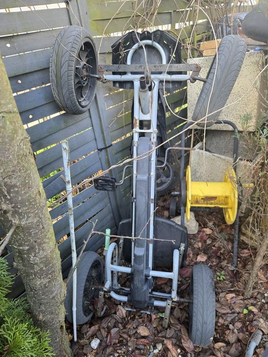 Gokart dzieciecy na pedaly