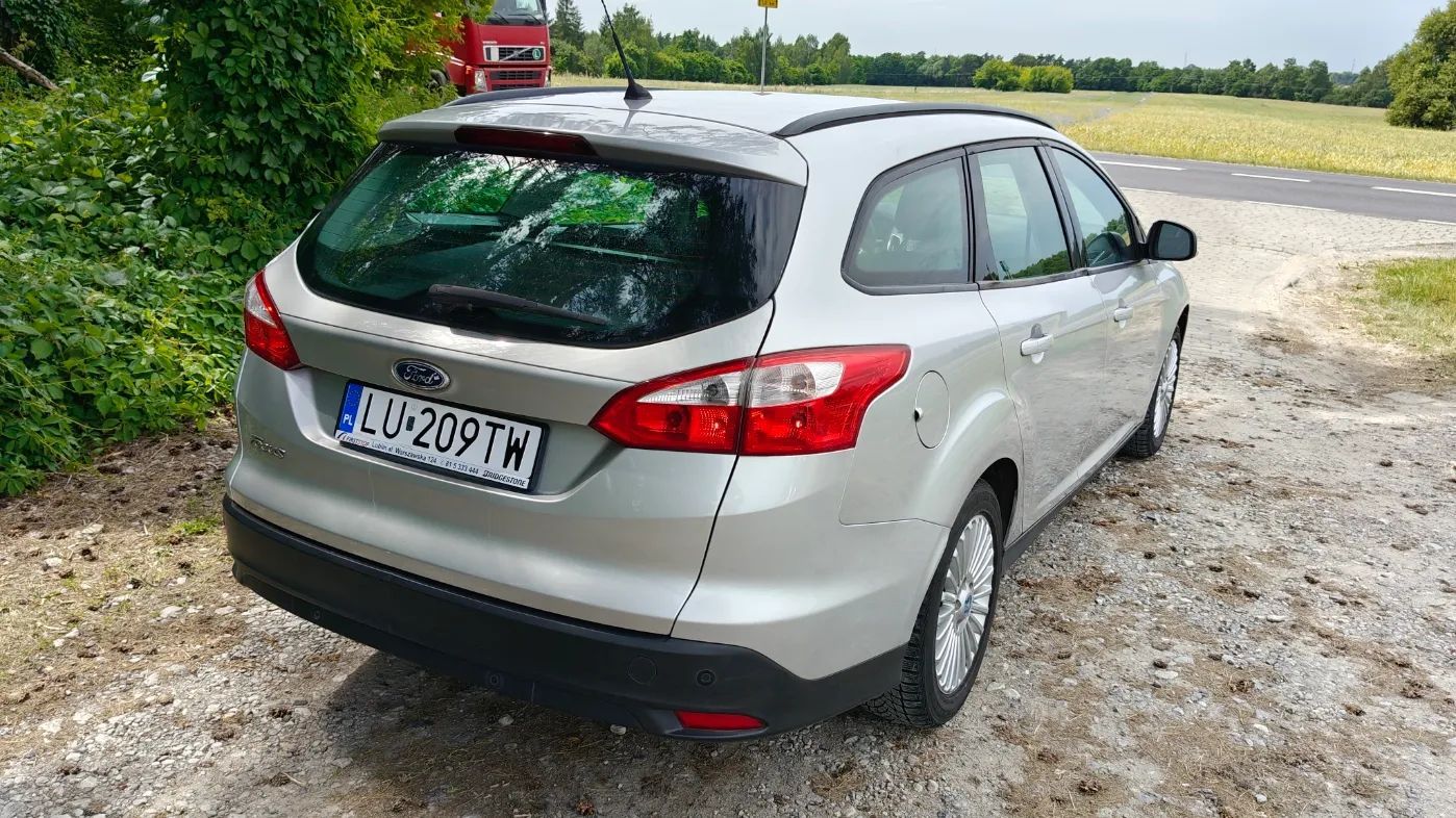 Ford Focus 1.6 16v ti-vct dobry do gazu super stan