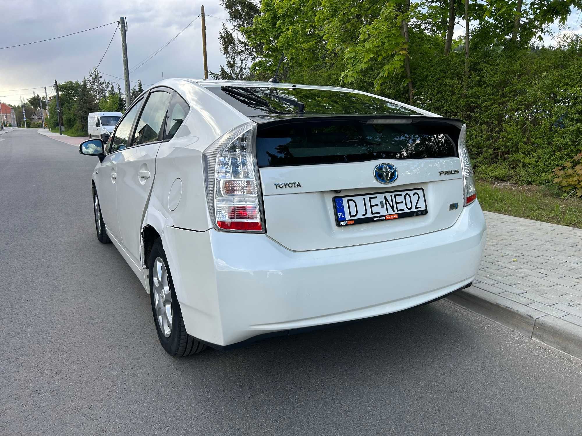 Toyota Prius 3 sprowadzona Hybryda 1.8 benzyna