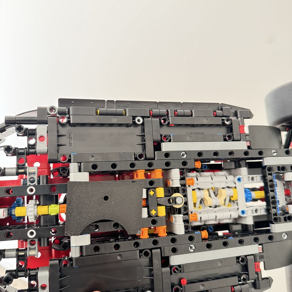 Suporte de Parede Horizonta LEGO® Technic Ferrari SF-24 F1 Car (42207)
