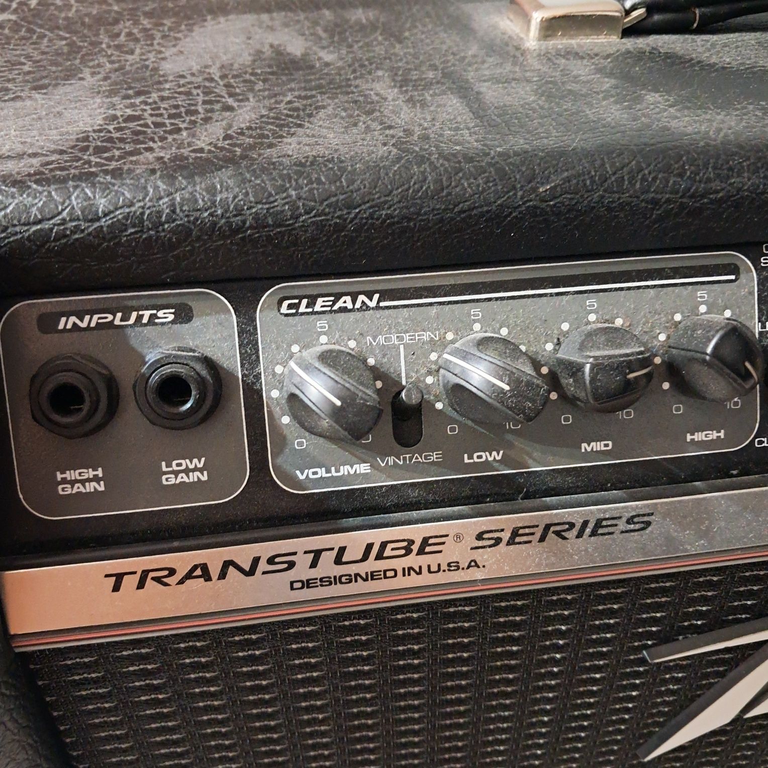 Peavey Bandit 112 Transtube Series Red Stripe