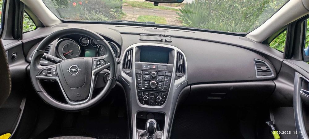 Opel Astra J Sports Tourer 1.7 CDTI • 2014 • Надійний універсал!