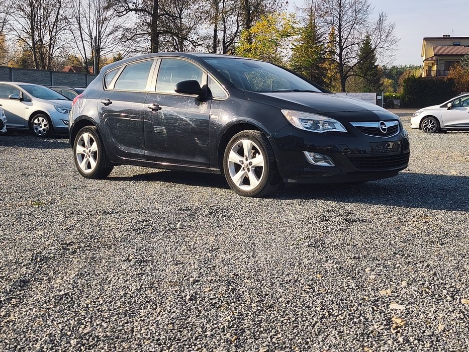 Opel Astra J 1.4 Turbo 140 KM | 2010 | Benzyna | Faktura Vat-marża