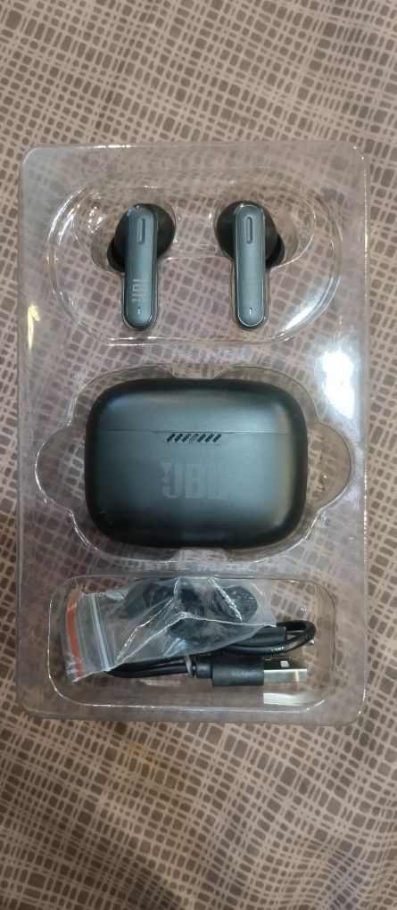Навушники JBL TUNE 230NC