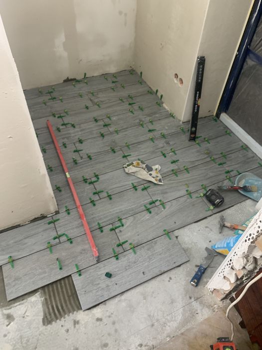 Плиточник, Професійне укладання плитки