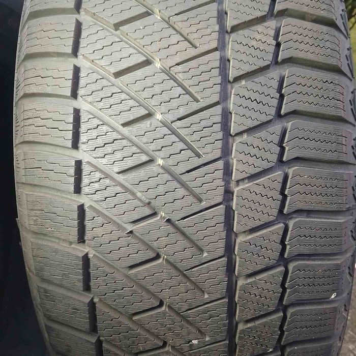 Шини Continental 255/55R 18