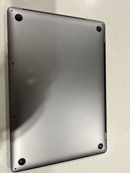 Macbook Pro 15” i9 32GB 1TB 2018 uszkodzona matryca