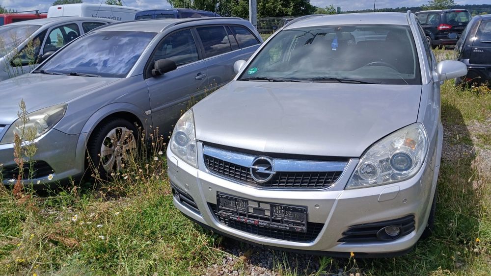 Zderzak przód Opel Signum Vectra C lift Z 157