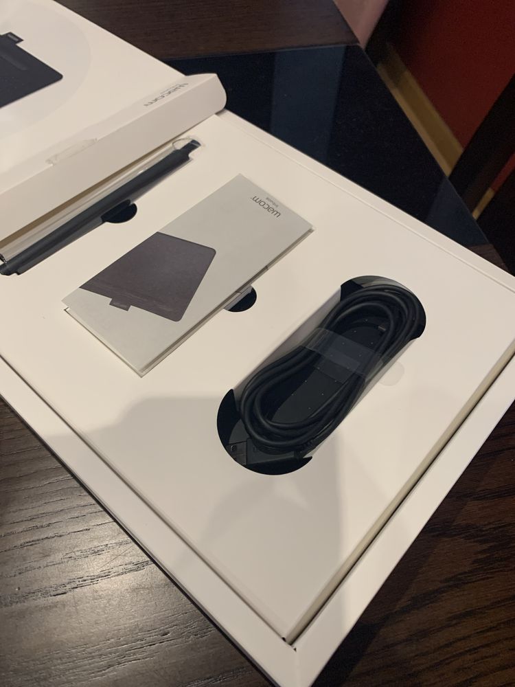 Wacom Intuos Mesa Digitalizadora M Preto Novo