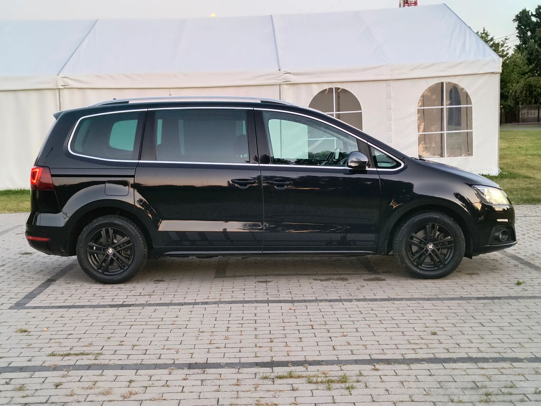 Seat Alhambra FR_AUTOMAT/ŁOPATKI_Xenon/Ledy_SKÓRA/ALCANTARA/G/Fotele_Navi/K/Cofania!