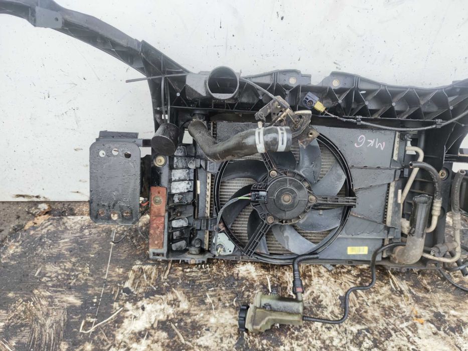 Ford Fiesta MK6 1.4  Pas Przedni Wentylator Chłodnicy