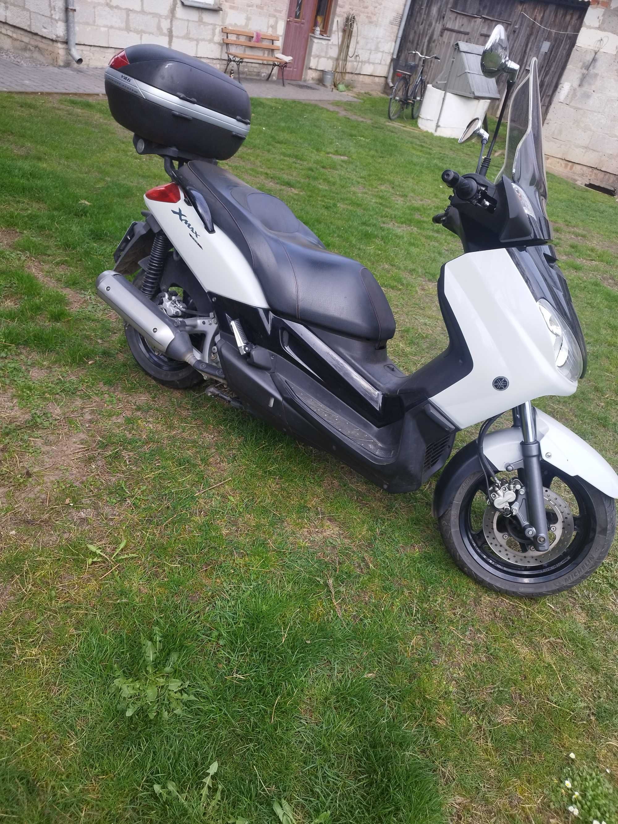 Yamaha x-max 250