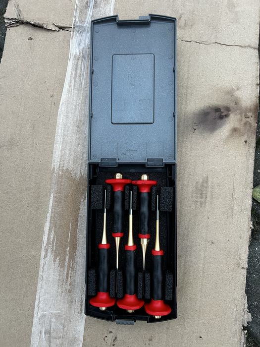 Narzedzia Knipex, wybijaki, srubkrety, grzechotka z nasadkami wera