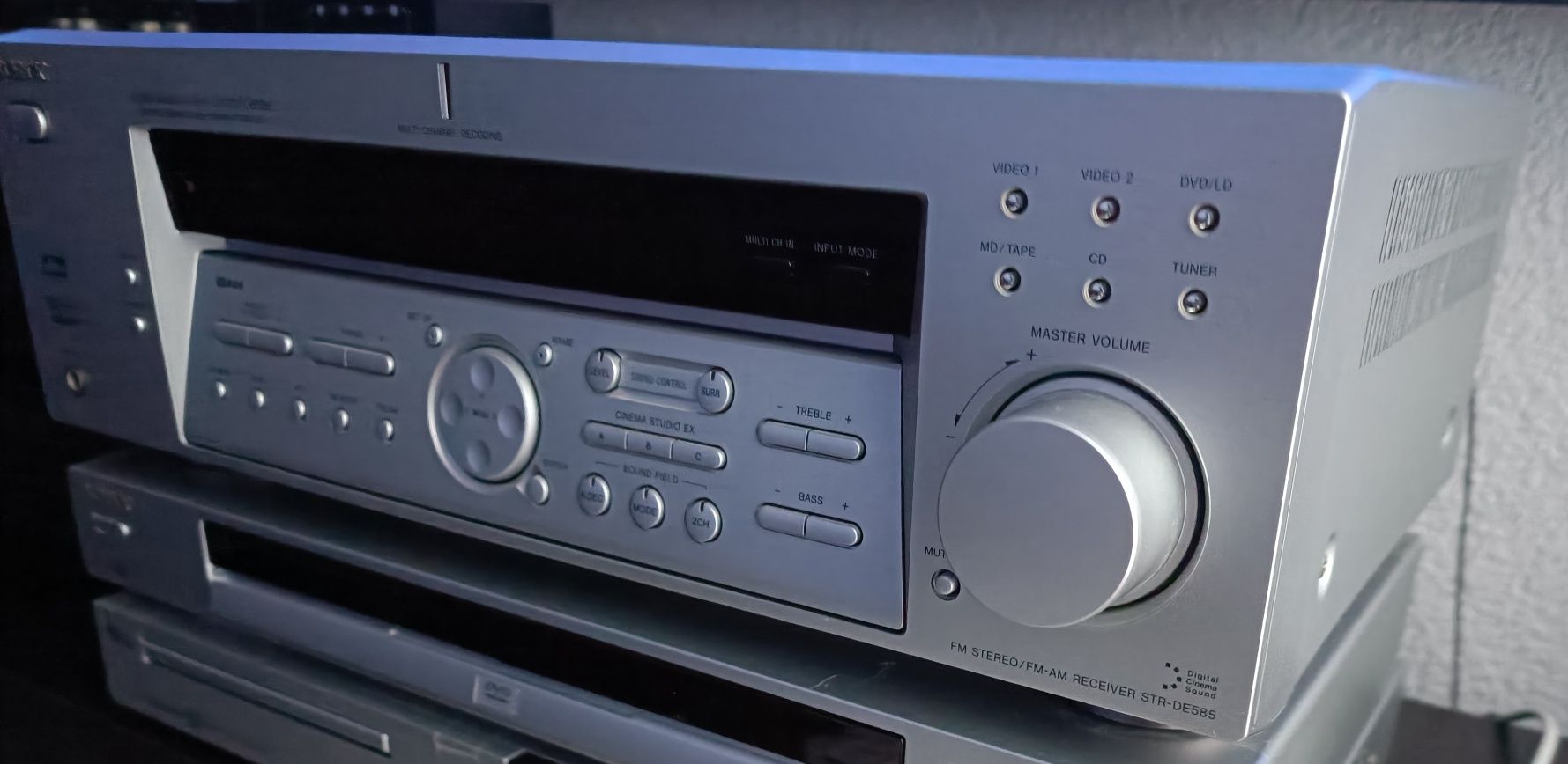 Amplituner kina domowego SONY STR-DE585 uszkodzony - wizualnie idealny