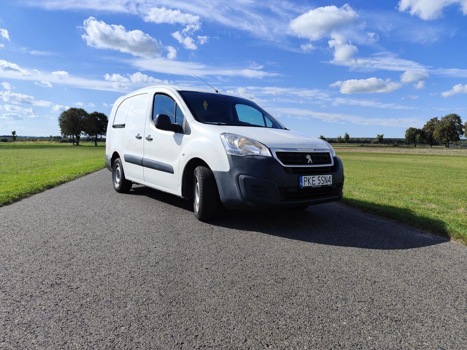Partner Berlingo maxi long 3 osoby klima zabudowa regał