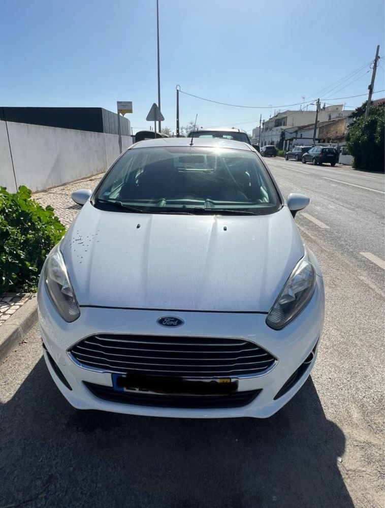 Ford fiesta muito economico sem nada a fazer