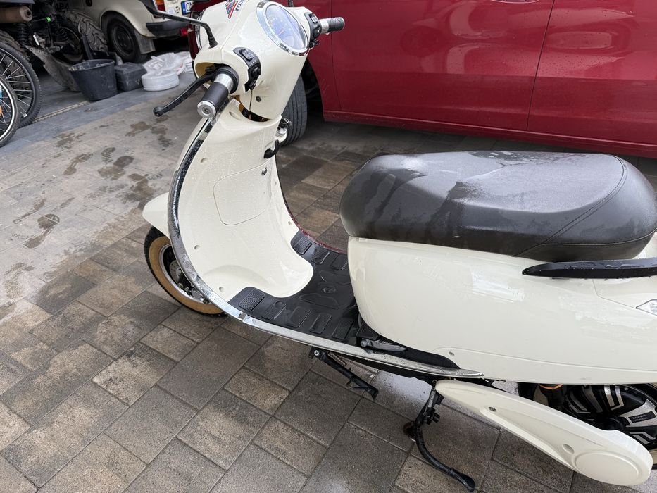 Skuter elektryczny SLEEK 1,2 kW