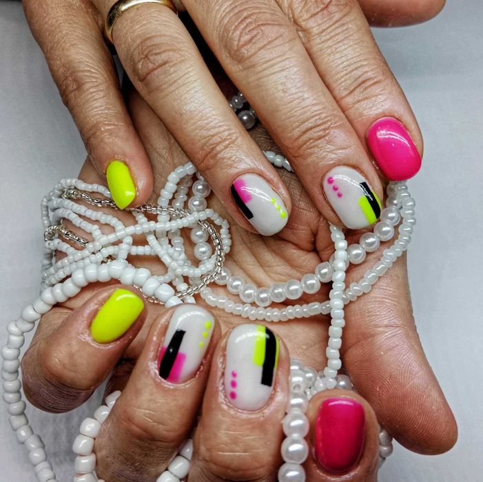 Manicure, pedicure, zabiegi na twarz i ciało. PROMOCJA- Salony Syrenka