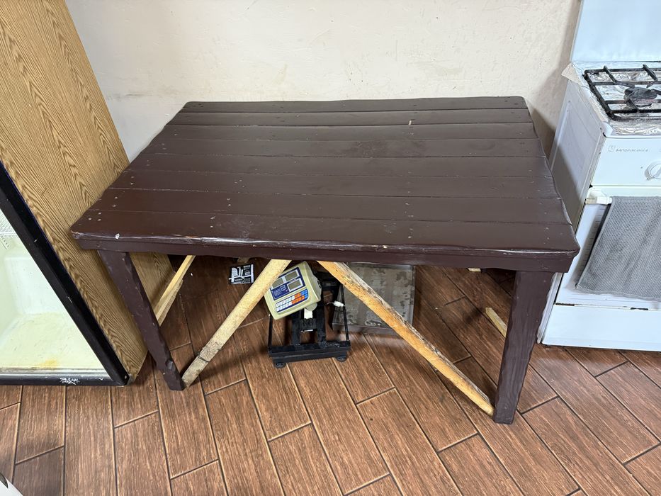 Продам деревянные столы(стол)