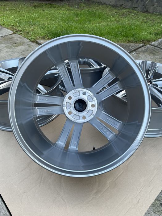 Диски VW Tiguan R18 модель Sebring galvanograu metallic OR