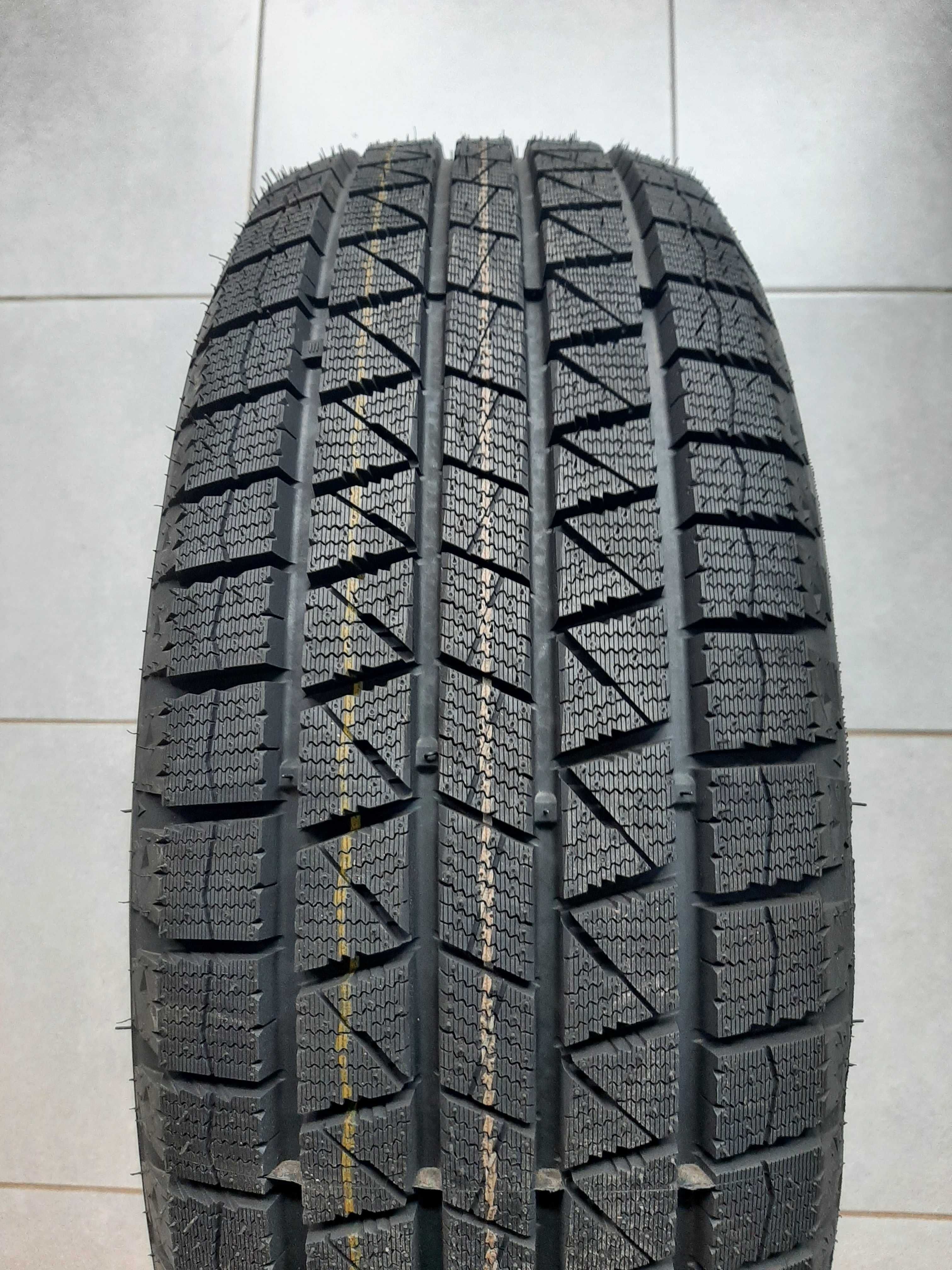 Зимні шини 225/50r17 Aplus NexenRoadmach