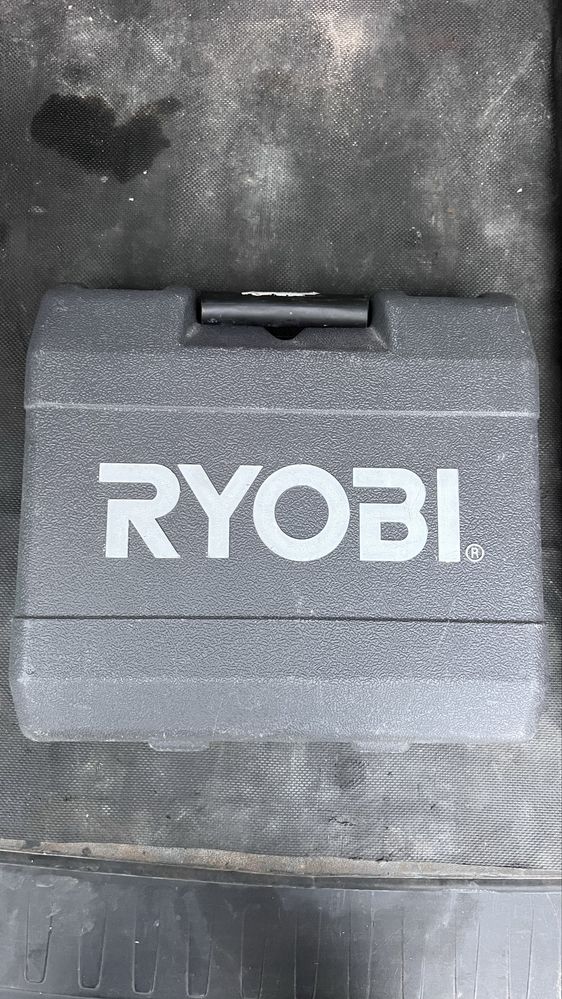 Berbequim Ryobi Furadeira